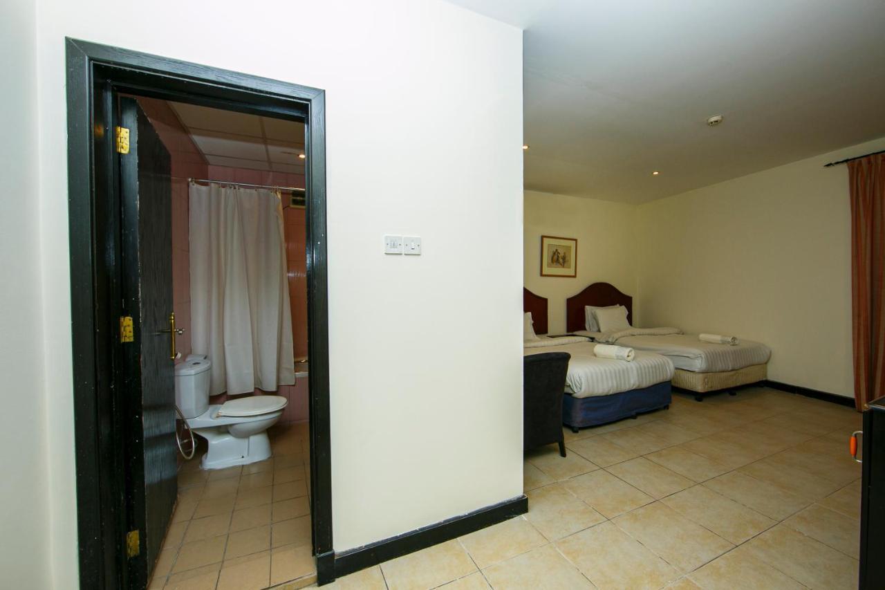 Bahrain Plaza Hotel Manama Exterior foto