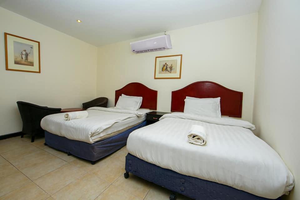 Bahrain Plaza Hotel Manama Exterior foto