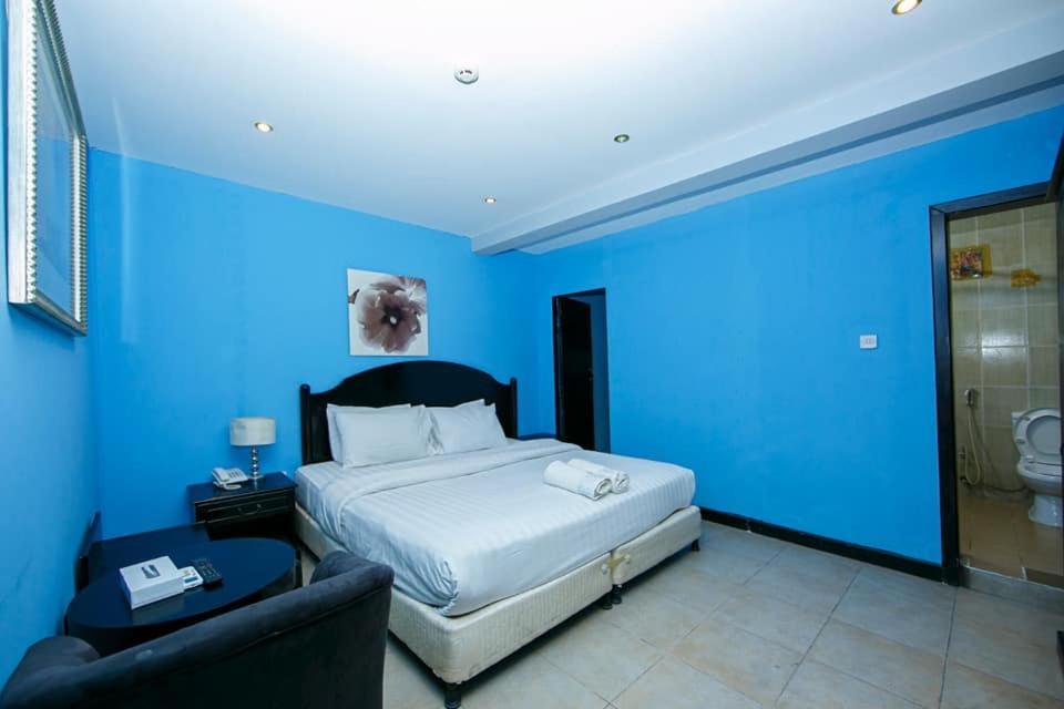 Bahrain Plaza Hotel Manama Exterior foto